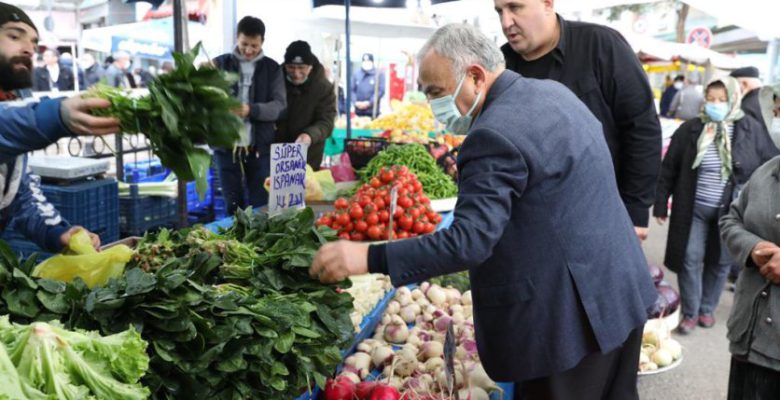 BAŞKAN GÜLER PAZAR ESNAFINA MİSAFİR OLDU