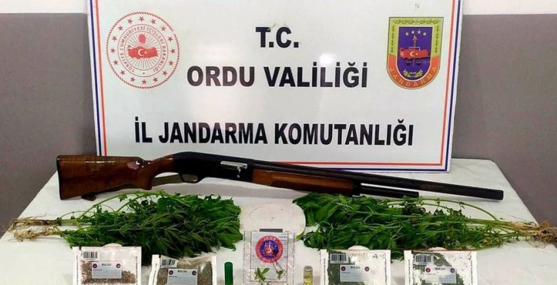 Jandarma Uyuşturucuya Geçit Vermedi