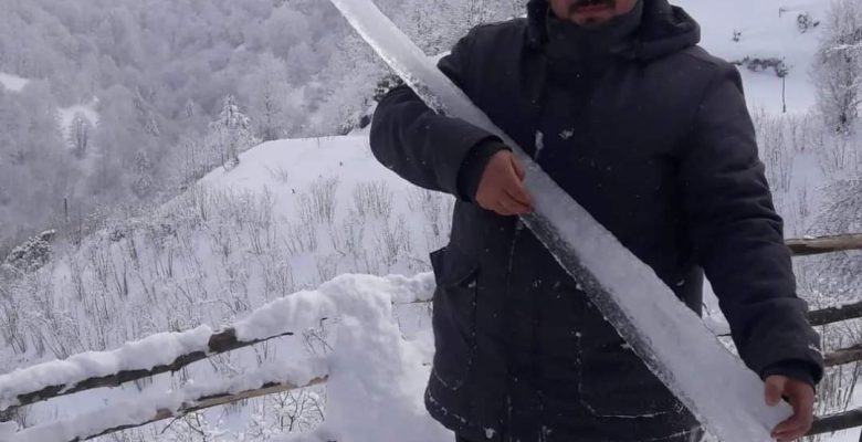 Buz Sarkıtları İnsan Boyuna Ulaştı