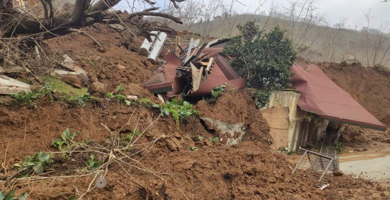 Altınordu’da Heyelan: 3 Ev Toprak Altında Kaldı