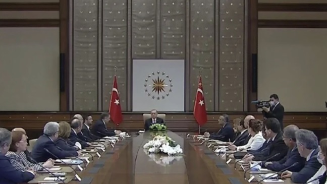 Kapalı Mekanda Maske Şartı Kalktı