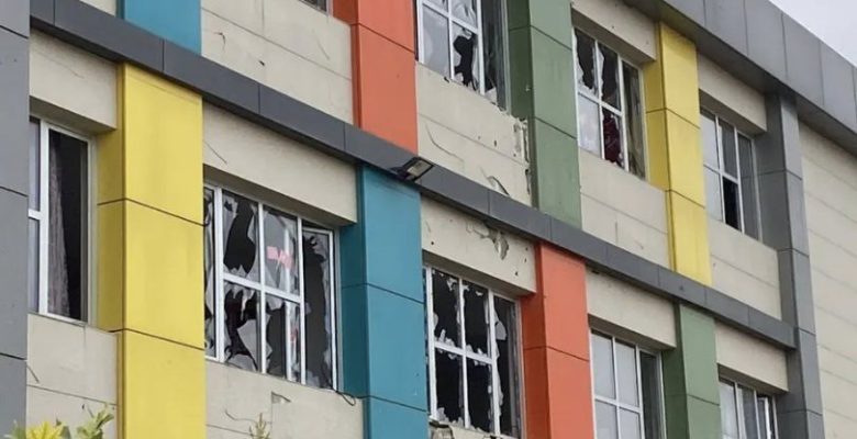 PKK’NIN ROKETLİ SALDIRISI OKULA EVE VE TIRA İSABET ETTİ