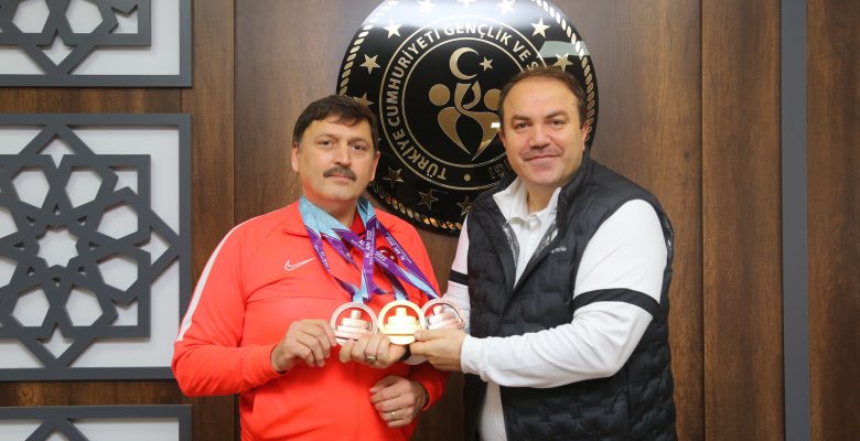 DÜNYA ŞAMPİYONU ORDU’DA COŞKUYLA KARŞILANDI