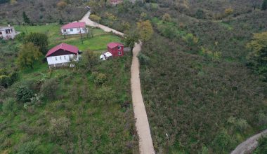 BURHANETTİN MAHALLESİ DE BETON YOLA KAVUŞTU