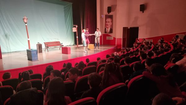 FATSA’DA ÇOCUKLARIN TİYATRO SEVİNCİ