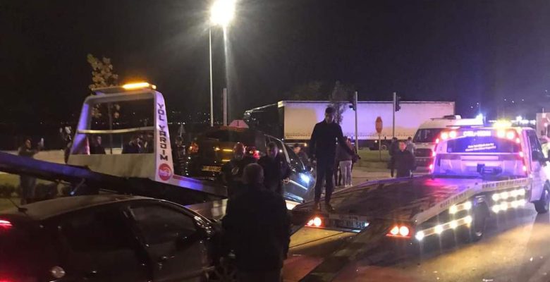 FATSA’DA 2 ARAÇ ÇARPIŞTI