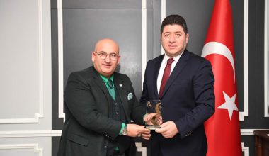 “2022 KENT BAŞKAN ÖDÜLÜ” BAŞKAN TÖREN’İN OLDU