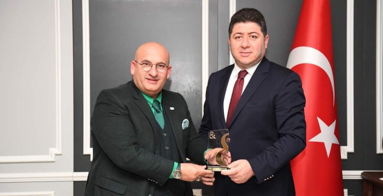 “2022 KENT BAŞKAN ÖDÜLÜ” BAŞKAN TÖREN’İN OLDU