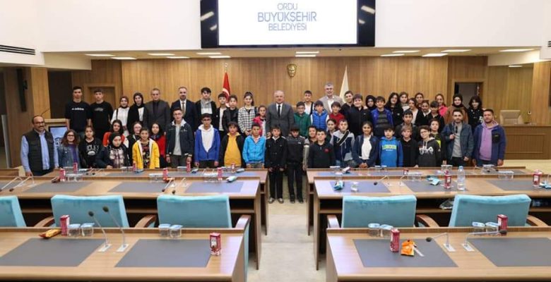 BÜYÜKŞEHİR AYBASTILI ÖĞRENCİLERİ AĞIRLADI