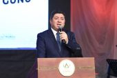 BAŞKAN TÖREN’İN JESTİYLE UNUTULMAZ BİR AKŞAM YAŞADILAR