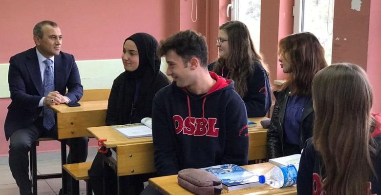 VALİ SONEL ARA TATİLİN ARDINDAN İLK DERSE KATILDI