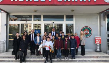 BİLGİ EVİ ÖĞRENCİLERİ ÜNYE ADALET SARAYI´NI GEZDİ