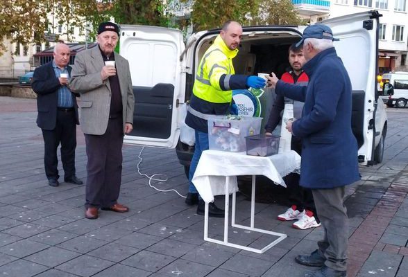 ORDU BÜYÜKŞEHİRDEN ESNAF VE VATANDAŞA SICAK ÇORBA İKRAMI