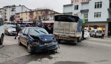 4 ARAÇ BİRBİRİNE GİRDİ