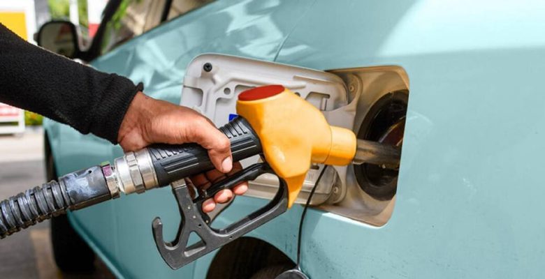 MOTORİNE VE BENZİNDE BÜYÜK İNDİRİM BEKLENİYOR