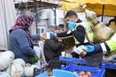 ESNAF VE VATANDAŞ GÜNE BÜYÜKŞEHİR’İN ÇORBA İKRAMI İLE BAŞLIYOR