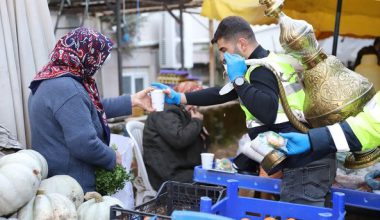 ESNAF VE VATANDAŞ GÜNE BÜYÜKŞEHİR’İN ÇORBA İKRAMI İLE BAŞLIYOR