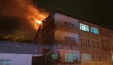 İTFAİYE EKİPLERİ YANGINA MÜDAHALE EDİYOR