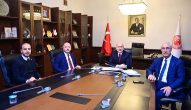 GÜNDOĞDU ULAŞTIRMA BAKANI İLE AYBASTI ÇEVRE YOLUNU GÖRÜŞTÜ