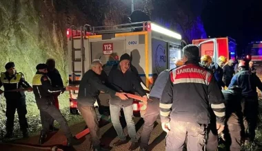 ARAÇ 200 MT UÇURUMA YUVARLANDI
