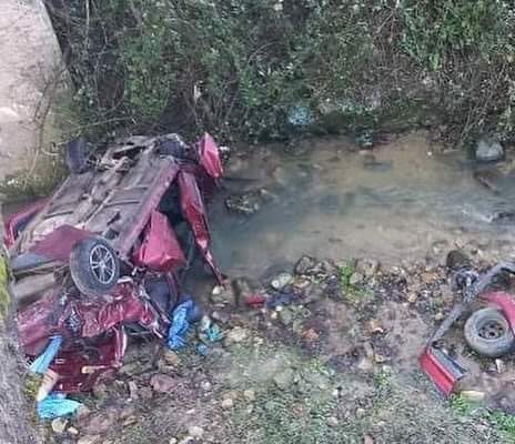 ÇATALPINAR’DA OTOMOBİL GECE DEREYE UÇTU