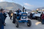 ORDU VALİSİ İKİZCE’DE TRAKTÖR KULLANDI