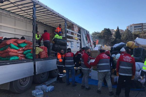 ORDU’DAN GİDEN YARDIMLAR OBB İLE DEPREMZEDELERE ULAŞTIRILIYOR