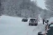 ARAÇLAR YOLDA KALDI ULUGÖL YOLU KAPANDI (VİDEO)