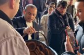ORDU VALİSİ SONEL SİMİT DAĞITTI (İZLE)