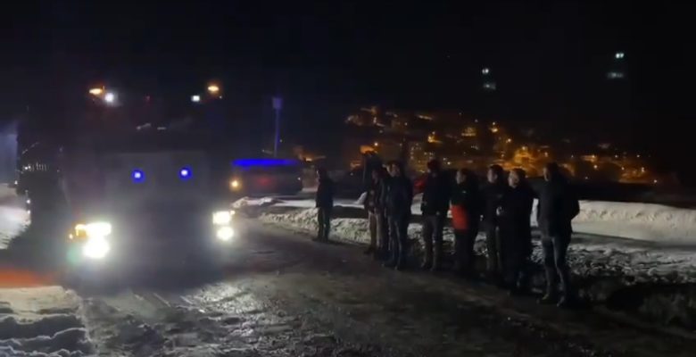 MESUDİYE TAM 4 TIR ODUN TOPLADI (İZLE)