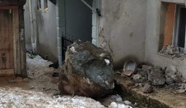 DÜŞEN KAYALAR BİR EVE ZARAR VERDİ / KORGAN’DA HEYELAN