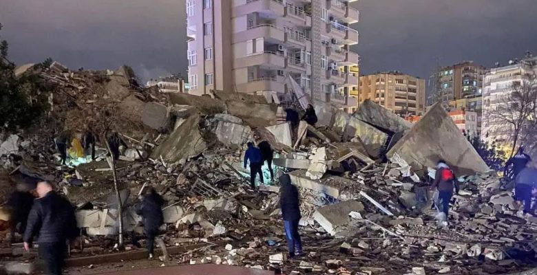 DEPREMDE 3 ASKER ŞEHİT DÜŞTÜ