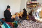 BAŞKAN TÖREN ENGELLİ DEPREMZEDE ÇOCUĞU YALNIZ BIRAKMADI
