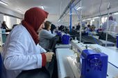 ALTINORDULU KADINLAR DEPREMZEDELER İÇİN MAKİNE BAŞINDA