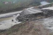 BİR MAHALLEYE GEÇİŞ KÖPRÜSÜ YIKILDI