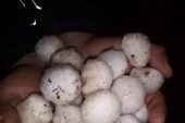 CEVİZ BÜYÜKLÜĞÜNDE KAR GİBİ DOLU YAĞDI (video)