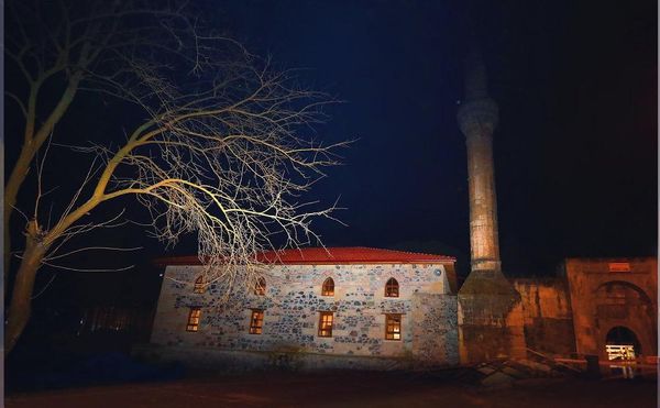600 YILLIK TARİHİ CAMİ İBADETE YENİDEN AÇILDI