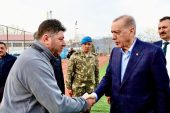 BAŞKAN TÖREN DEPREM BÖLGESİNDE 1 AYI GERİDE BIRAKTI