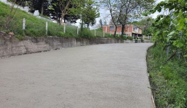 KUYLU KARAAĞAÇ YOLU BETON İLE BULUŞUYOR