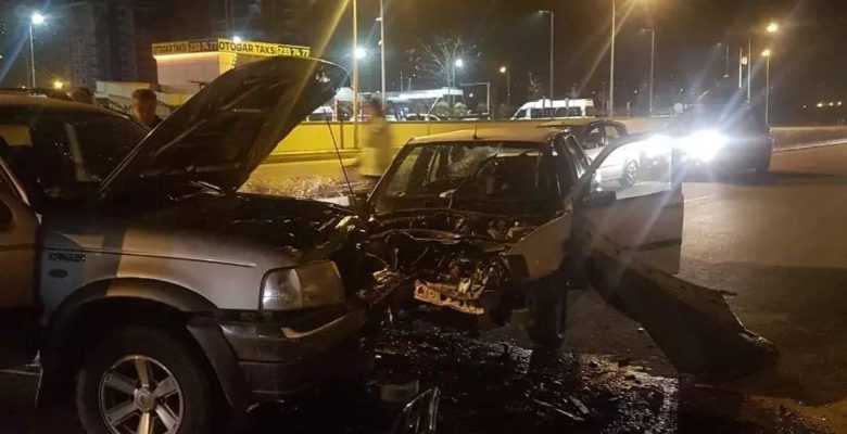 KAFA KAFAYA ÇARPIŞTILAR