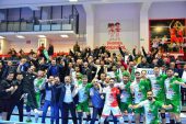 AKKUŞ BAŞARDI, EFELER LİGİNİ GARANTİLEDİ