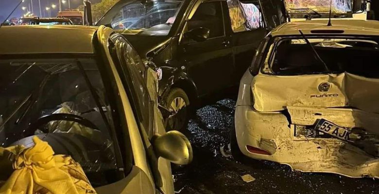 5 ARACIN KARIŞTIĞI ZİNCİRLEME KAZA MEYDANA GELDİ