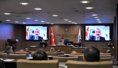 TOKAT VALİSİ VE GÖLBAŞI BELEDİYE BAŞKANI TOPLANTIYA KONUK OLDU