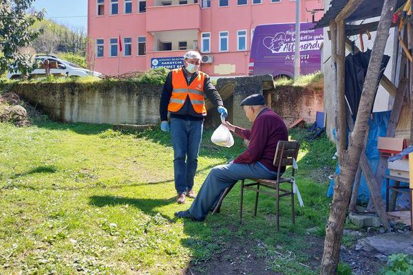 ALTINORDU BELEDİYESİ’NDEN İFTAR SOFRALARINA…