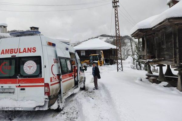 406 HASTA HASTANELERE ULAŞTIRILDI