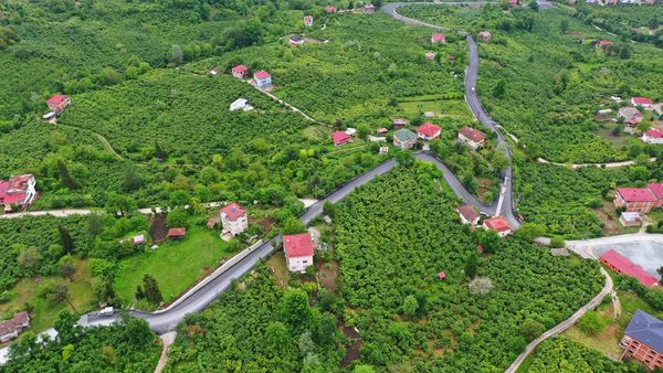 KİBELE’NİN EVİNE GİDEN YOLA SICAK ASFALT