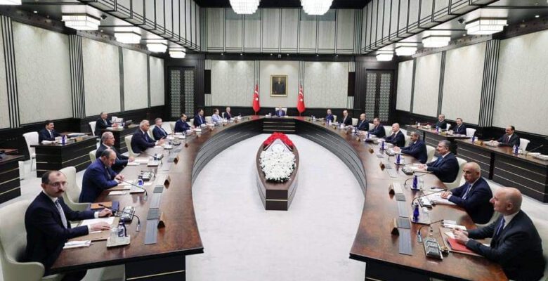 CUMHURBAŞKANI YENİ KABİNEYİ AÇIKLADI