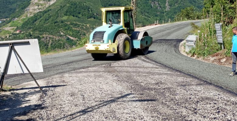 KABADÜZ’ÜN ÜÇ MAHALLESİ DAHA ASFALTLA BULUŞUYOR