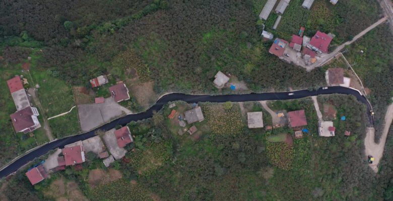 ÜNYE’NİN 3 MAHALLESİNE SICAK ASFALT