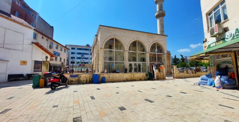 ALTINORDU BELEDİYESİNDEN TARİHİ CAMİYE YAKIŞIR TARİHİ DOKUNUŞ
